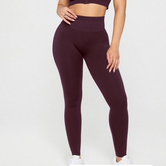 NWT Fabletics Seamless Scrunch High-Waisted Legging Oxblood S S92 - Picture 5 of 6